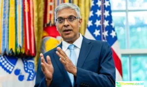 N.I.H. Director Run C.D.C.