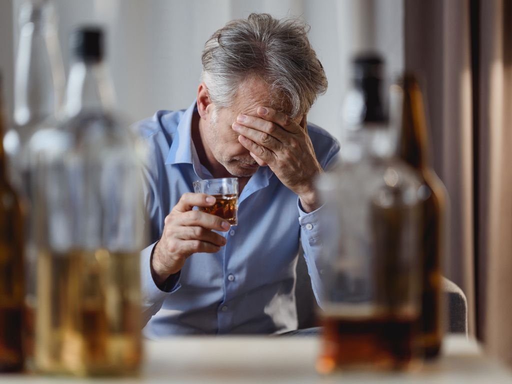 Dampak Buruk Alkohol, Dari Gangguan Organ Hingga Retaknya Kehidupan Sosial