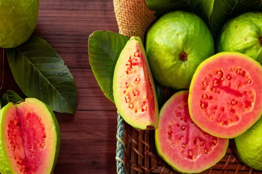 Manfaat Jambu Merah untuk Tubuh, Buah Sederhana dengan Nutrisi Melimpah